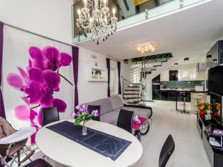 Apartment Villa Mikica - Four Bedroom Duplex Apartment with Terrace and Partial Sea View - 4