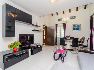 Apartment Villa Mikica - Four Bedroom Duplex Apartment with Terrace and Partial Sea View - 9