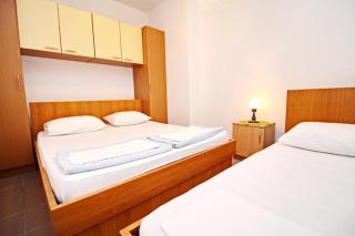Apartments Neven - Two Bedroom Apartment with Terrace and Partial Sea View A1 - Drače - 5