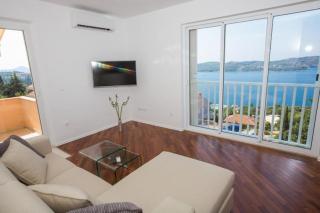 Apartments Nina - Two-Bedroom Apartment with Balcony and Sea View Ora ac - Orasac - 7