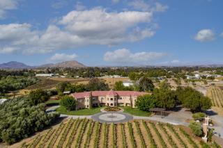 Wilson Creek Manor By AvantStay Sleeps 10 Amazing Estate w Pool Game Room - Sage - 0