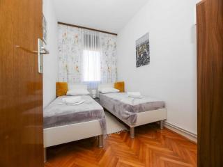 Apartment Kosor - Three Bedroom Apartment with Terrace and Sea view - Kaštela - 3