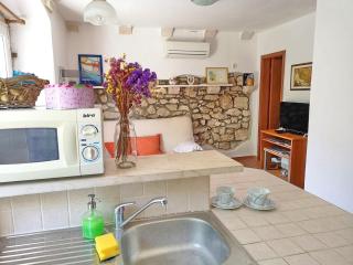 Olive's Apartment-Two Bedroom Apartment with Terrace - Trstenik - 8