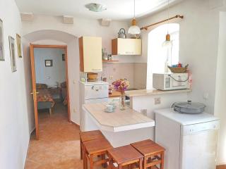Olive's Apartment-Two Bedroom Apartment with Terrace - Trstenik - 2