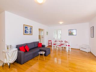 Grand Apartment - Three Bedroom Apartment with Terrace and Partial Sea View - Dubrovnik - 4