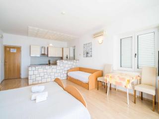 Apartments Marnic Blue Chill- Comfort Studio Apartment with Balcony S4 - Mlini - 6