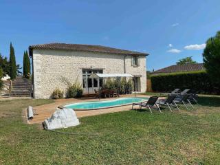 Villa in France with Private Pool & Garden - 9