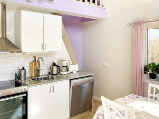 Charming Garden Cottage in Levide - 1