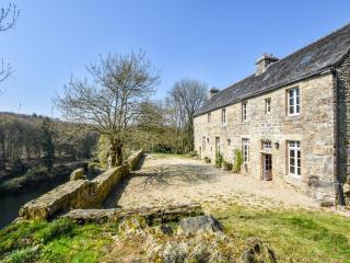 Mansion in Brittany by Forest & Lake, cleaning included - - 1