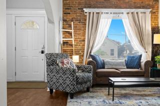 Walkable Historic District Riverview Escape - 1