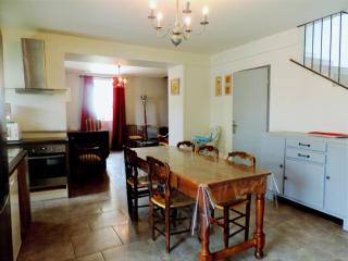 Majestic holiday home in Les Assions with terrace, cleaning included - Les Assions - 3