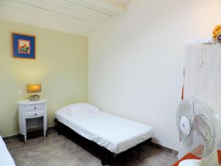 Majestic holiday home in Les Assions with terrace, cleaning included - Les Assions - 1