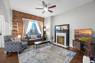 Stylish Home in Historic District Near Riverwalk - Jeffersonville - 0
