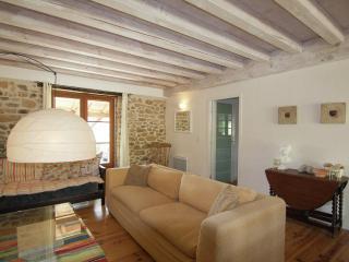 Cottage in France with Covered Terrace, cleaning included - Roussines - 2