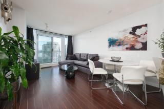 Luxury & Elegant Condo in Best Location with Pool Jacuzzi & Sauna - Vancouver - 9
