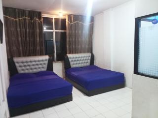 Nafisha Hotel Bukittinggi - Bukittinggi - 7