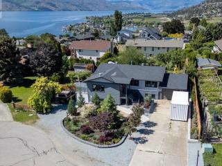 Entire 2-bedroom, 1-bathroom suite with lakeview - West Kelowna - 0