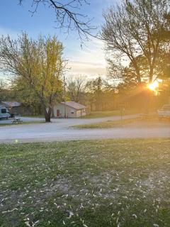 Ozark RV Park and Cabins - Mountain View - 3