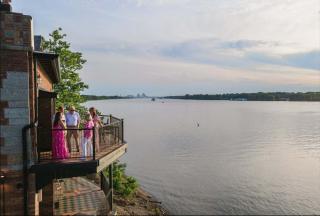 Elegant Riverside Escape Historic Charm & Views - Louisville - 9
