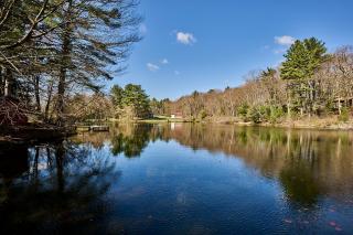 Spacious Catskills Serenity nearby Delaware River Gap w Game Rm Pet Friendly and Fenced Yard - Glen Spey - 4
