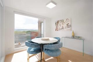 Waterfront Stay at Nutgrove Beach - Sandy Bay - 8