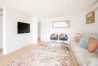 Waterfront Stay at Nutgrove Beach - Sandy Bay - 1
