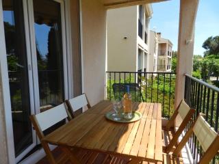 Appartement 2 pièces, terrasse et parking privé, La Londe-les-Maures - FR-1-826-17 - La Londe-les-Maures - 1
