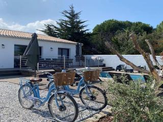 Villa 125m² avec piscine chauffée, 3 chambres, terrasse à La Flotte - FR-1-835-30 - 0