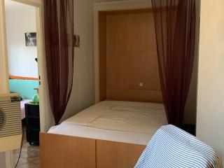 T2 à Hyères avec Parking, 4 Personnes - FR-1-335-207 - Hyères - 5