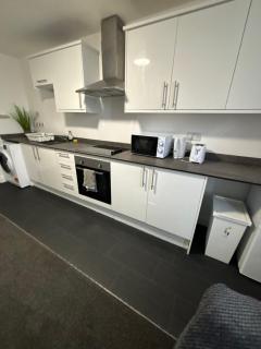 Private Minimalist 2 Bedroom Apartment - Ilkeston - 4