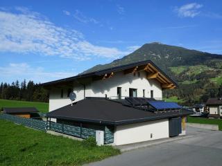 Chalet in Kaltenbach near Ski Lift, cleaning included - Kaltenbach - 4