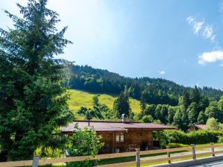 Chalet in Kirchberg with terrace and garden, cleaning included - Aschau - 4