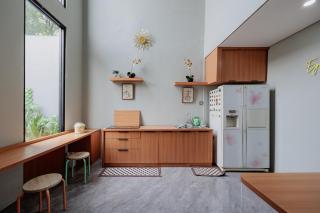RedDoorz Syariah Plus at Limus Nunggal - - 8