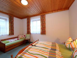 Serene Cottage in Neukirchen am Großvenediger, cleaning included - Neukirchen am Großvenediger - 3