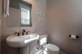 3BR Main House - Sauna, Hot Tub - Lincoln City - 1