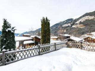 Rustic farmhouse with sauna in Bramberg, cleaning included - Neukirchen am Großvenediger - 3
