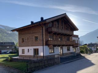 Chalet in Neukirchen am Großvenediger with sauna, cleaning included - Neukirchen am Großvenediger - 0
