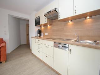 Apartment in Uderns near Ski Lift Hochzillertal, cleaning included - Uderns - 5