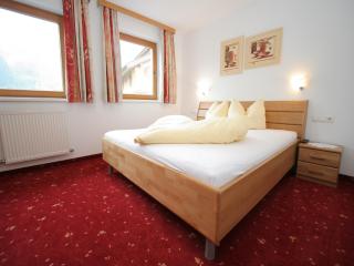 Apartment in Uderns near Ski Lift Hochzillertal, cleaning included - Uderns - 0