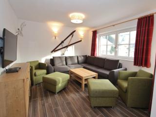Chalet in Saalbach by Jausern Ski Lift, cleaning included - Saalbach-Hinterglemm - 0