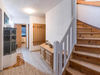 Chalet in Fügen near Hochzillertal Ski Area, cleaning included - Fügen - 4