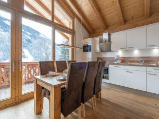 Chalet with garden in the forest in the Pinzgau, cleaning included - Neukirchen am Großvenediger - 1