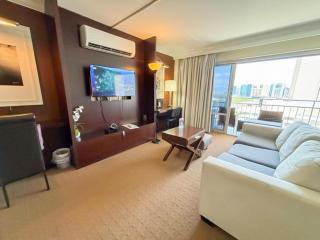 Ilikai Apt 2127 - Spacious Studio with Spectacular Ocean & Harbor Views - Honolulu - 6