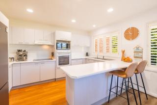 Tomaree Mews 5, 18 Tomaree St - Stunning townhouse in the heart of town - Nelson Bay - 2
