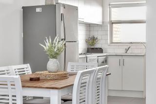 Stylish Seaside Suite with Arcade and Balcony - - 7