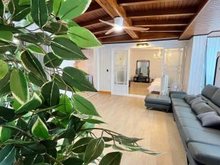 Mangwon Market 1min, Mangwon Station 3min, Korean-style accommodation, 4room, 12ppl - 4