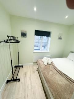 1 Bed Apartment located in Huntingdon Town Centre - Designed for Contractors & Professionals - Free WiFi - Smart TV - Fully Equipped Kitchen - Ideal for Long Work Stays - Huntingdon - 8
