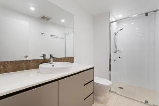 Amazing Ocean View Apartment in Surfers Paradise - 1