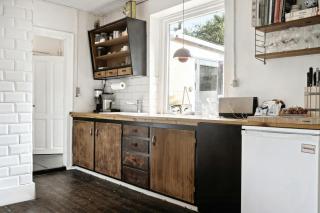 Friends In Small Fishing Home Betty Fjord - 8