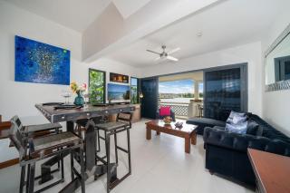 Beautiful 2BR Lakeview Apartment in Laguna - - 5